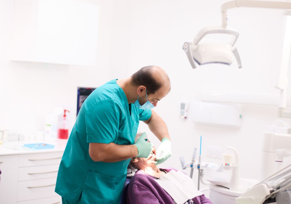 dr-alexandru-barna-dentiste-granville-equipe-1