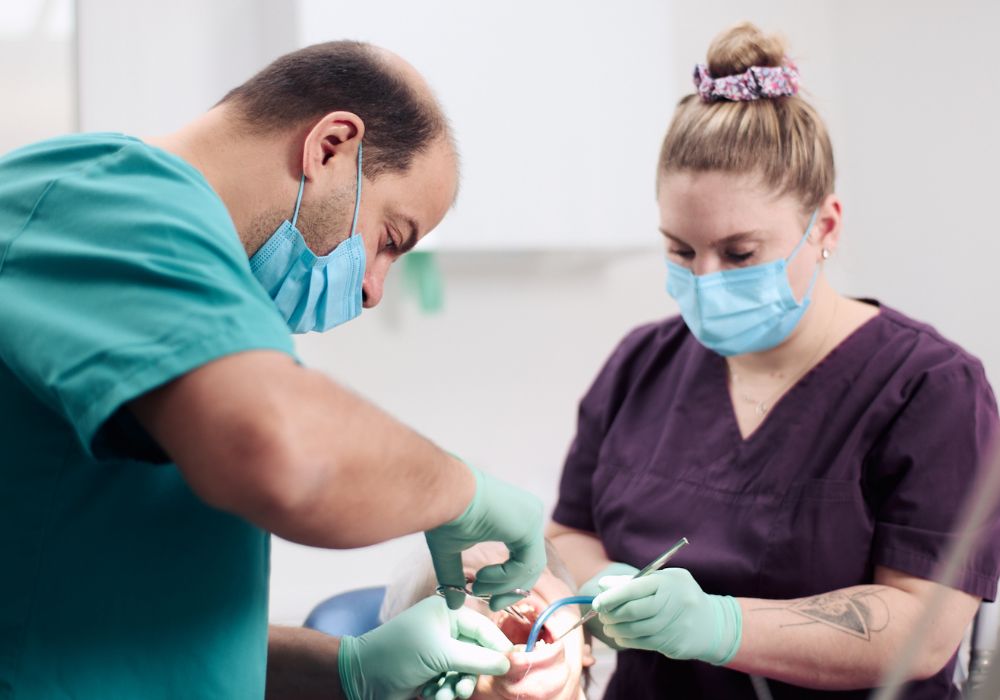 dr-alexandru-barna-dentiste-granville-equipe-4