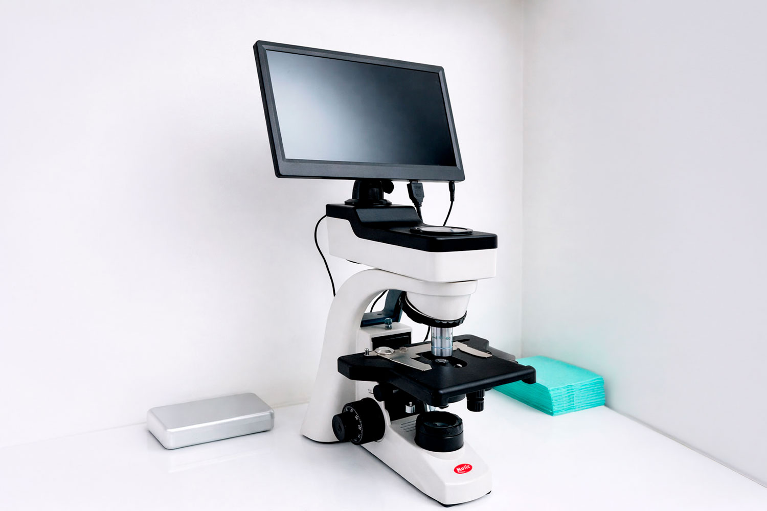 Microscope